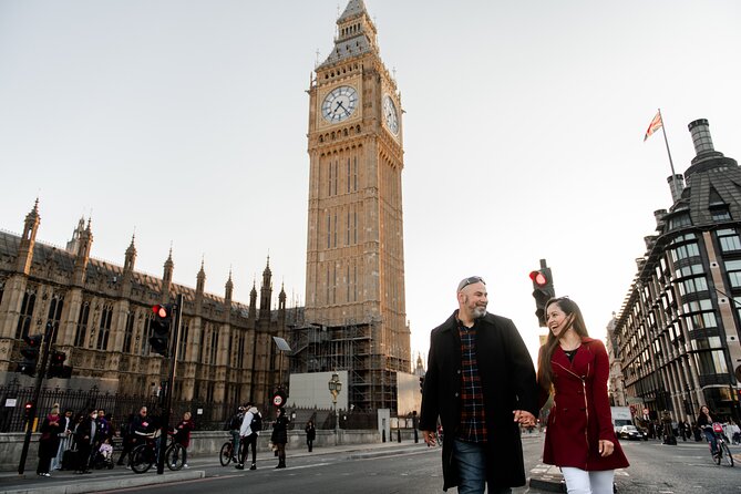 London photoshoot with Pro photographer. Prewedding/Individual/Family - Covent Garden: A Friendly Start for Natural Posing