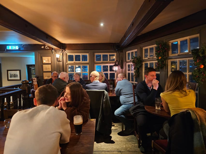 London: Pilgrims and Pirates Historical Pub Tour - Wapping, Ratcliffe Highway Murders, and the Not-So-Romantic Side