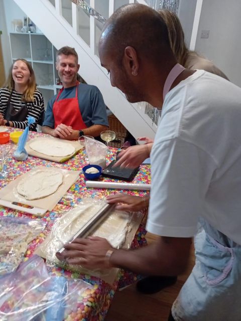 London: Pizza Making Cookery Class - Baking your pizza on site and eating it straight from the oven