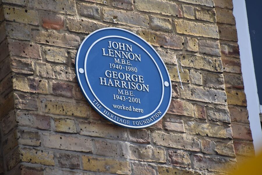 London: Private Beatles Taxi Tour - Abbey Road Studios stop, plus the crossing photo everyone wants