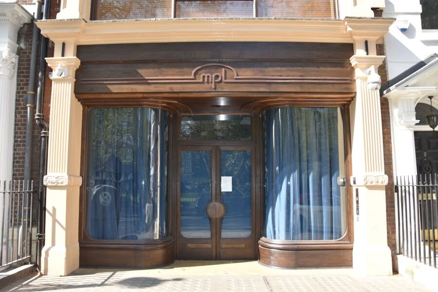 London: Private Beatles Taxi Tour - Baker Street and Savile Row: stories between the big names