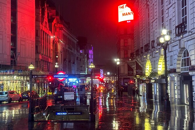 London Private Black Cab Night Tour with Hotel Pick Up - Should you book this London private black cab night tour?