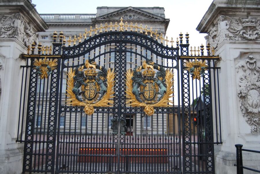 London: Private Chauffeur-Driven Sightseeing Tour - Westminster Abbey and Kensington Palace: choose the level of inside time