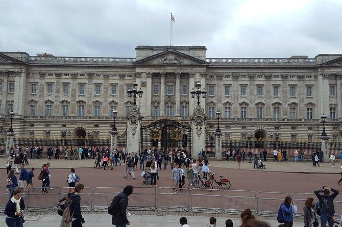 London Private Chauffeur Half-Day or Full-Day Vehicle Rental - What Your Chauffeur Does (and Doesn’t) Do