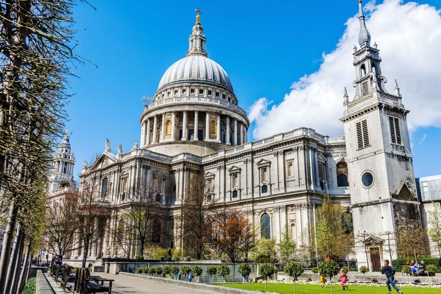 London: Private City Kickstart Walking Tour - Starting at London Bridge and riding into Westminster like a local