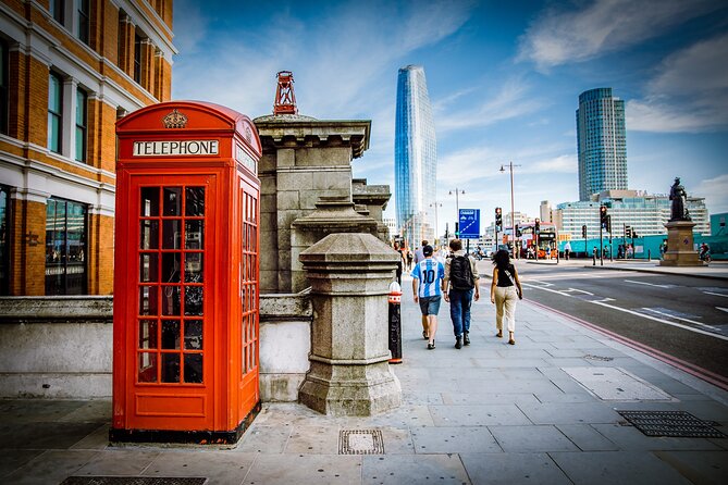 London Private History Tour with a Local Guide: Tailored to Your Interests - Meeting at Caffè Nero and planning for a smooth walk