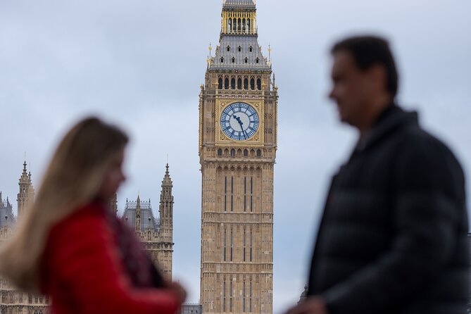 London: Private Landmarks with a Professional Photographer - Stop 2: Westminster Abbey—Classic Architecture, Easier Guidance
