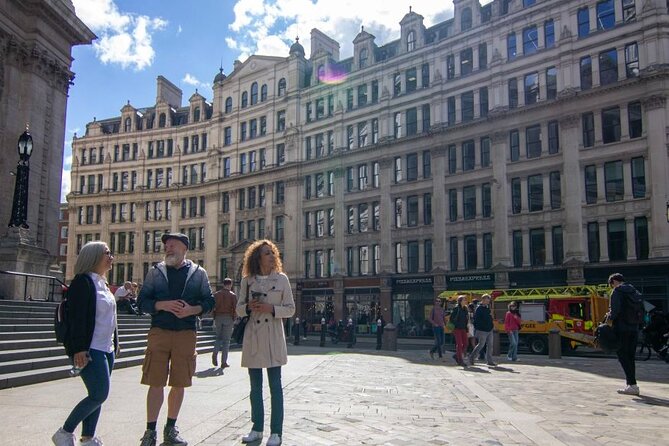 London Private One Day Tour with a Local, Highlights & Off-the-Beaten-Path - Food like a local: Southbank Centre Food Market, pubs, or restaurants
