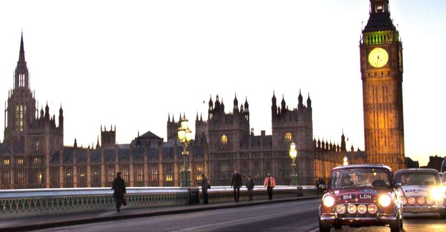 London: Private Panoramic 2-Hour Tour in a Classic Car - The landmark drives: Houses of Parliament, St Paul’s, and The Shard