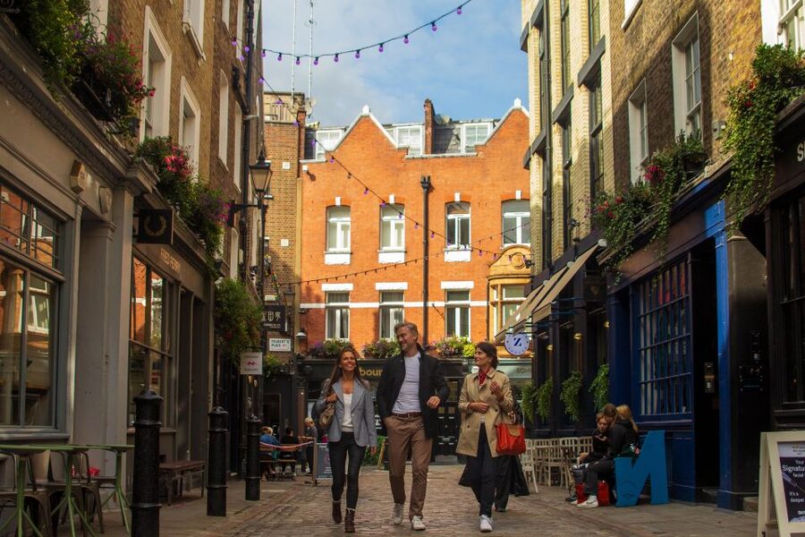 London: Private Personalized Tour with a Local Host - Food and music culture: where your host can steer the day