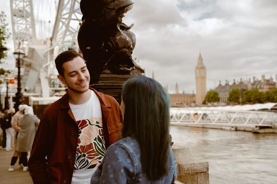 London: Private Photography with Professional Photographer - The Hidden Gem Stop: Why One Extra Location Improves Your Photo Set