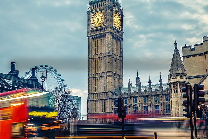 London Private Transfer from central London to Heathrow Airport - Pickup With a Name Board and a 15-Minute Courtesy Window