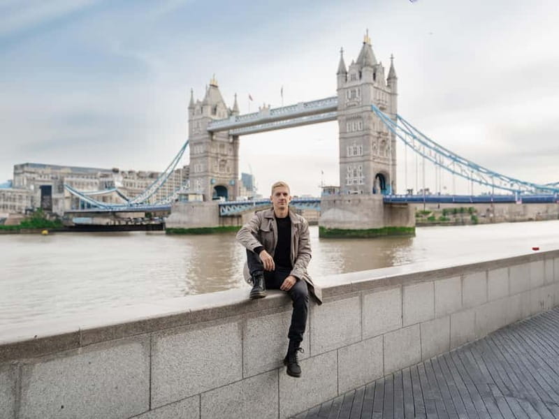 London: Private travel vacation photoshoot -Romantic Special - Value for $211 Per Group Up to 6: What You’re Actually Getting