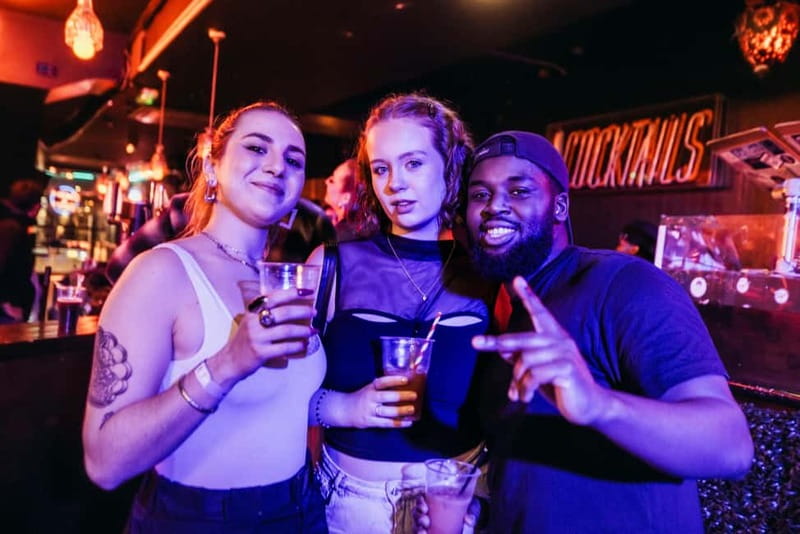 London Pub Crawl: Ultimate Central London Night Out - Why a West End crawl is a smart way to spend 5 hours