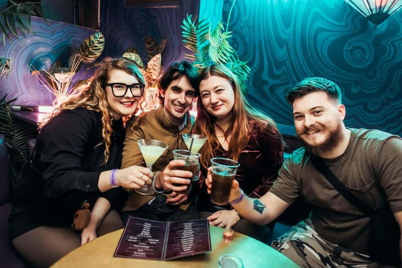 London Pub Crawl: Ultimate Central London Night Out - Bar Soho meeting point: how to start the night without stress