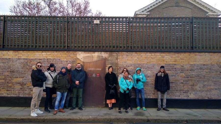 London: "Queen" Highlights Walking Tour - What to Wear in Kensington: Comfortable Shoes Matter