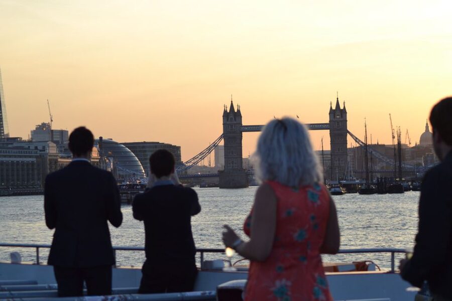 London: River Thames Evening Cruise with Bubbly and Canapés - Key Highlights Worth Planning For