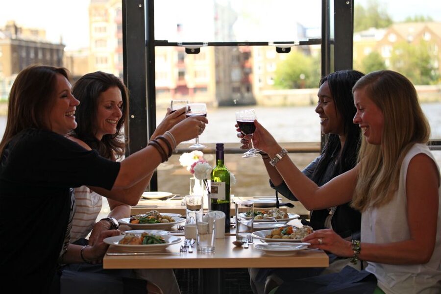 London River Thames Lunch Cruise - Tower Pier Launch: getting to your table on time