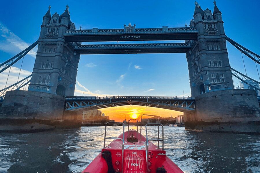 London: River Thames Sunset Speedboat Experience with Drink - Key Highlights to Know Before You Go