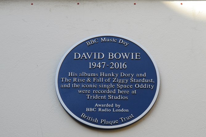 London Rock Music Heritage Soho and North London Tour - Abbey Road crossing: the photo moment people plan the trip for