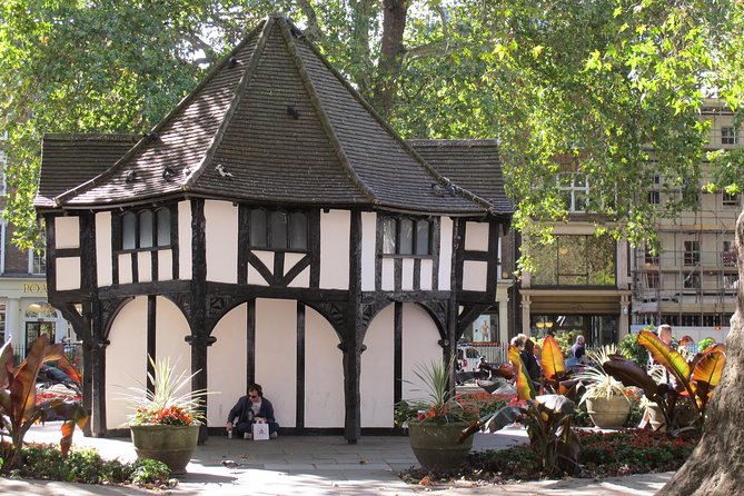 London Rock Music Heritage Soho and North London Tour - The stories you remember: what the guide is doing on this route
