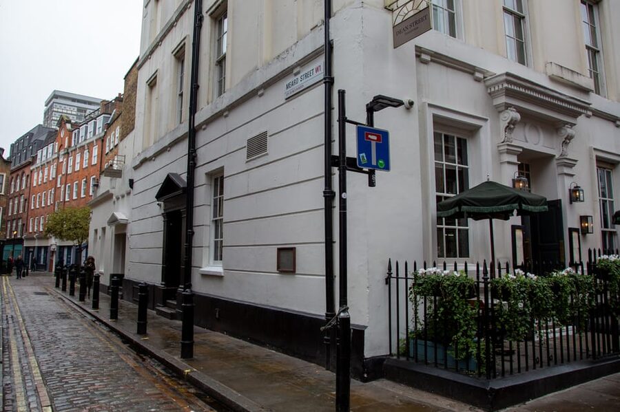 London: Rock 'n' Roll History Tour - Abbey Road: How to Nail the Photo Moment