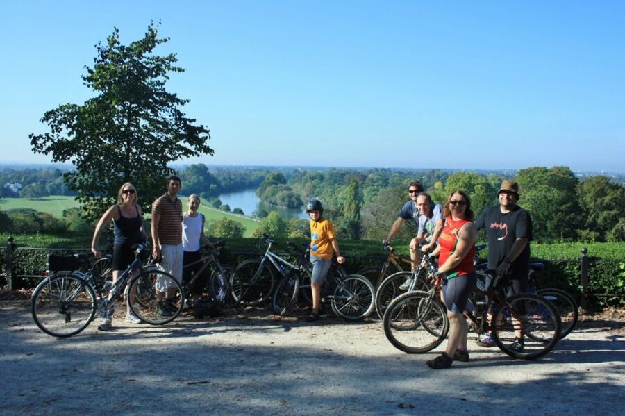 London: Royal Deer Park Bike Tour - The royal stops: Richmond Palace and Ham House