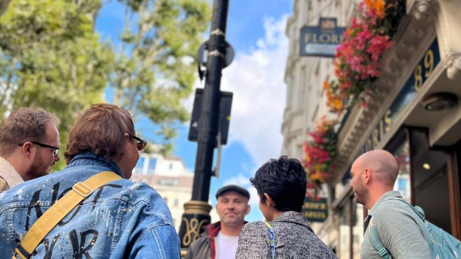 London: Royal Historic Pubs Walking Tour - What to Bring so the Tour Feels Effortless