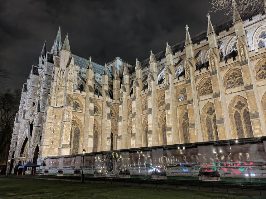 London : Royal Westminster By Night Walking Tour - Banqueting House to Trafalgar Square: How the Tour Lands the Plane