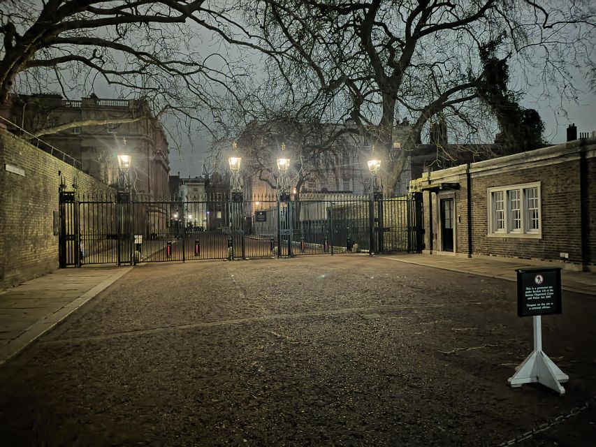 London : Royal Westminster By Night Walking Tour - St James’s Palace and St James’s Park: Royals Meet Real Life