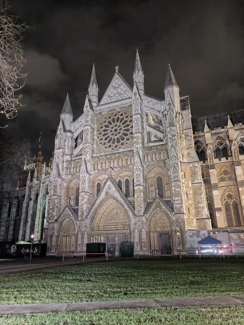 London : Royal Westminster By Night Walking Tour - Westminster Abbey: Weddings, Monarchs, and the Weight of Time