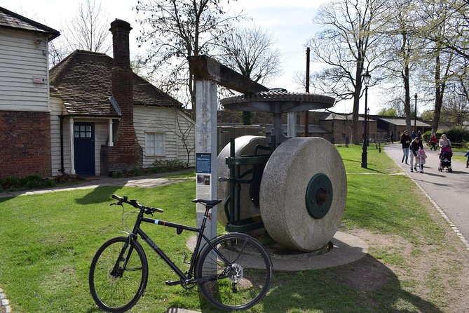 London's Best Kept Secret Bike Tour - First Pedal: Meeting at Colliers Wood and Getting Set Up