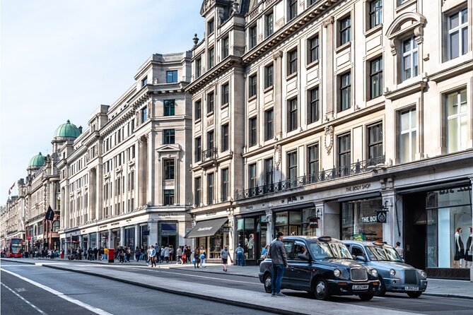 London’s Crown Secret: Self-Guided Royal Puzzle Quest - Winston Churchill Statue: a pivot from monarchy to modern power