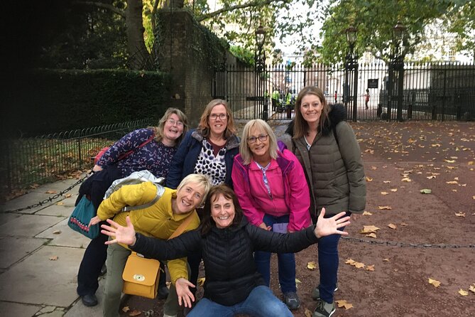 London’s Crown Secret: Self-Guided Royal Puzzle Quest - The George VI & Queen Elizabeth Memorial: an emotional pause