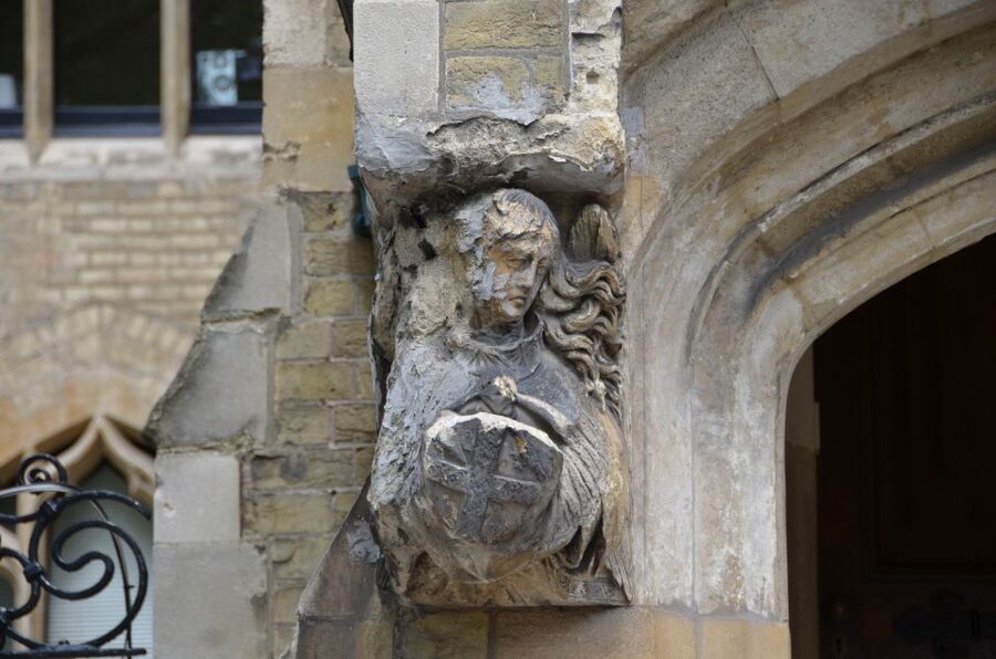 London's Hidden Treasures Tours by Black Taxi Cab - Tower Bridge and the Tower of London area: ravens, views, and fairytale angles