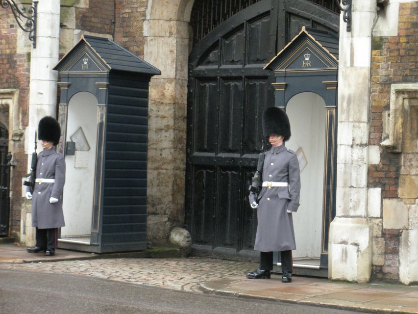 London's Hidden Treasures Tours by Black Taxi Cab - Henry VIII’s Royal Cow Shed: why this kind of stop is special