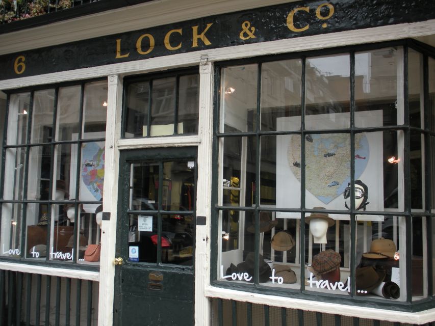 London's Hidden Treasures Tours by Black Taxi Cab - Old London street-level finds: oldest shop, smallest house, and early drinking water