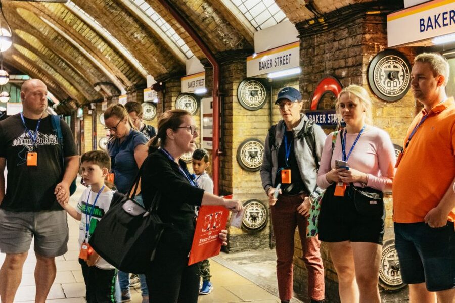 London: Secrets of the London Underground Walking Tour - Spots to Watch For: The Underground Roundel and Design Clues