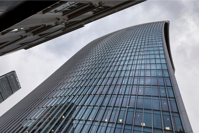 London Self Guided City Tour With an App - Monument Station start: easing in with The Monument and the Great Fire story