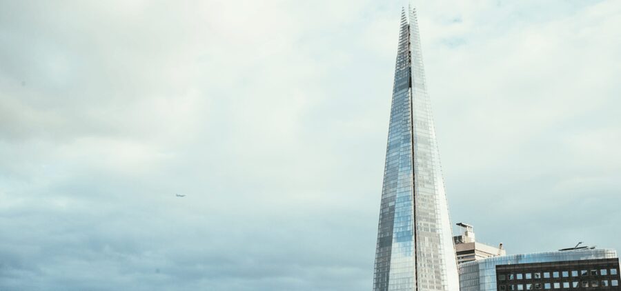 London: Self-Guided History City Tour with an App - Start Smart With the Trippy Tour Guide App