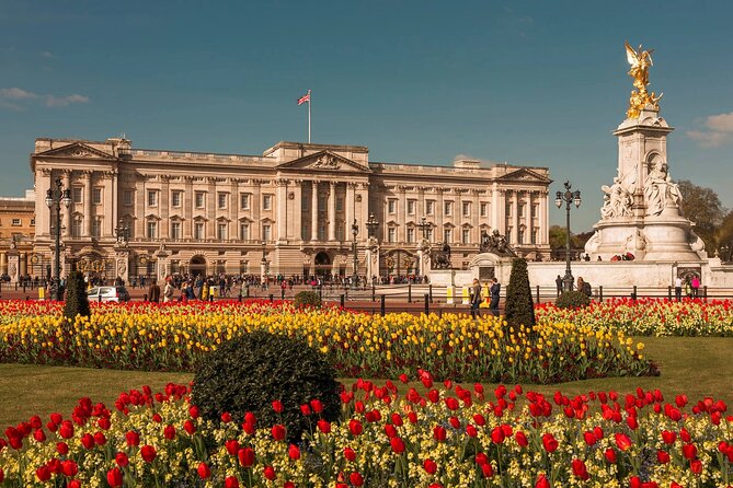 London Self-Guided Murder Mystery Tour by Buckingham Palace - Key things that make this London mystery tour work