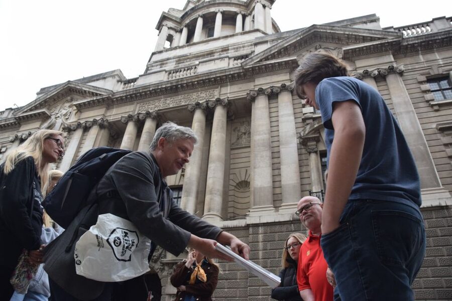 London: Serial Killers of London Guided Walking Tour - Crime-scene locations with photos: what makes the stops effective