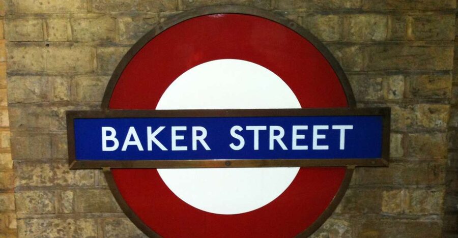 London: Sherlock Holmes Guided City Walking Tour - Sherlock Holmes Museum day-dreaming (from the outside) and the Baker Street setup
