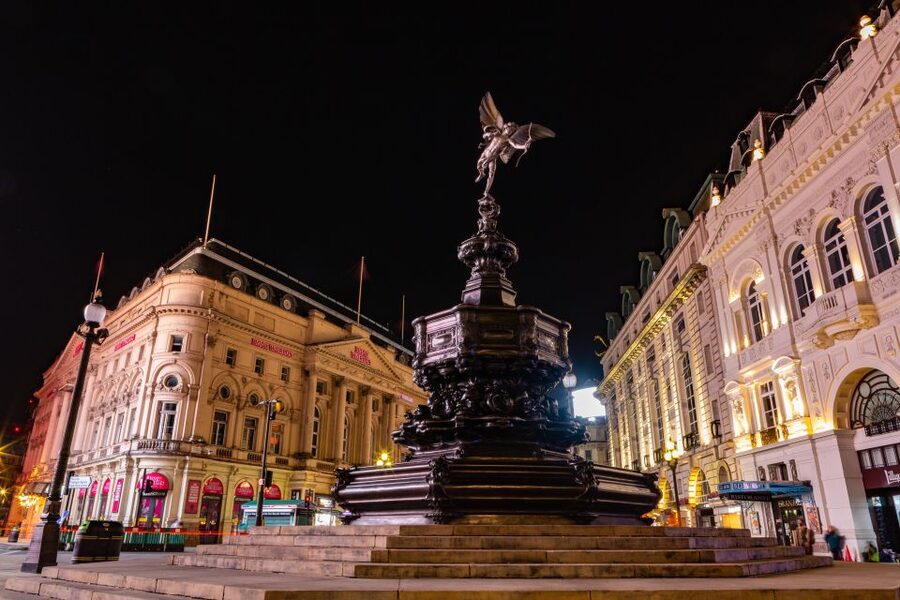 London: Sherlock Holmes Guided City Walking Tour - The original stories: Chinese pottery, Irene Adler, and a bar clue