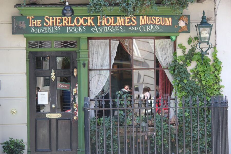 London: Sherlock Holmes Guided City Walking Tour - BBC Sherlock and Guy Ritchie: Diogenes Club and Lord Blackwood’s cell