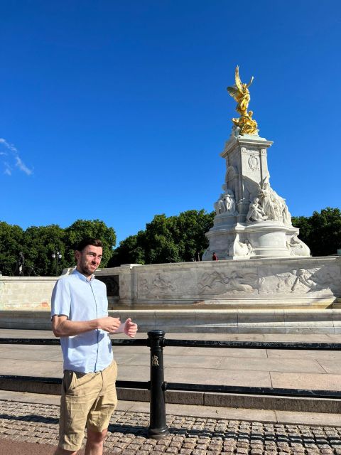 London: Sightseeing Tour - in clear, slow English - Buckingham Palace Changing of the Guard: what you’ll actually watch for