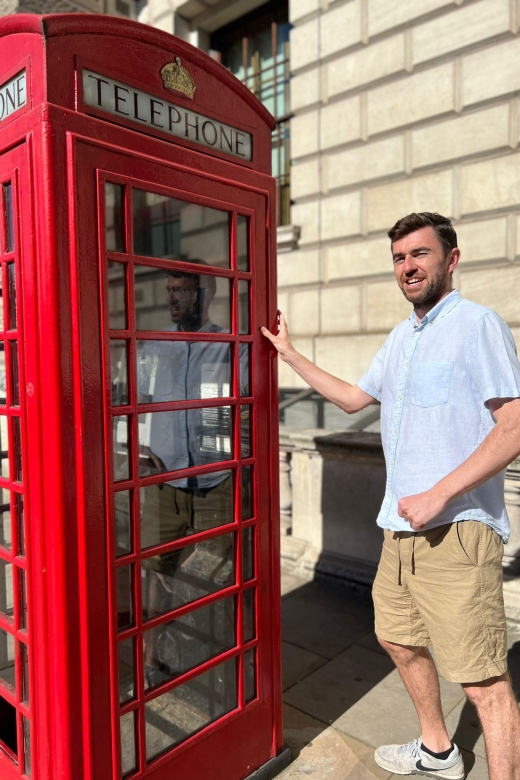 London: Sightseeing Tour - in clear, slow English - 10 Downing Street in five minutes: the cat story that brings it down to earth