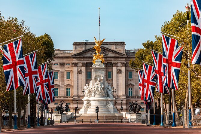 London sightseeing tour with a chauffeur driver - Westminster Abbey and the Parliament area: icons in one concentrated zone
