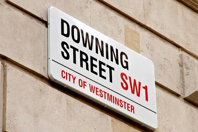 London Sightseeing Walking Tour with 30+ sights - Tube ride, lunch near Tower Hill, and staying on schedule