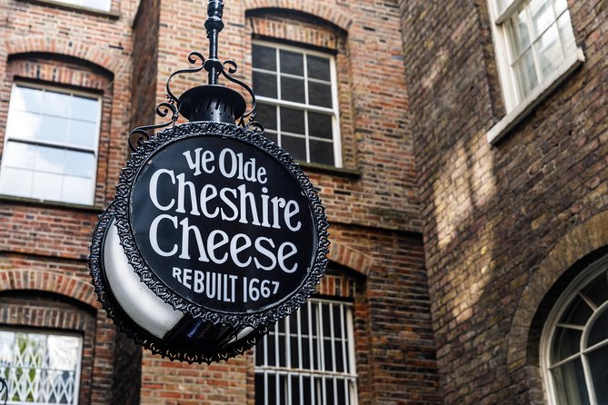 London Small Group Tour of Historical Pubs - Knight Templar gateway, legal tales, and the oldest tailor on the route